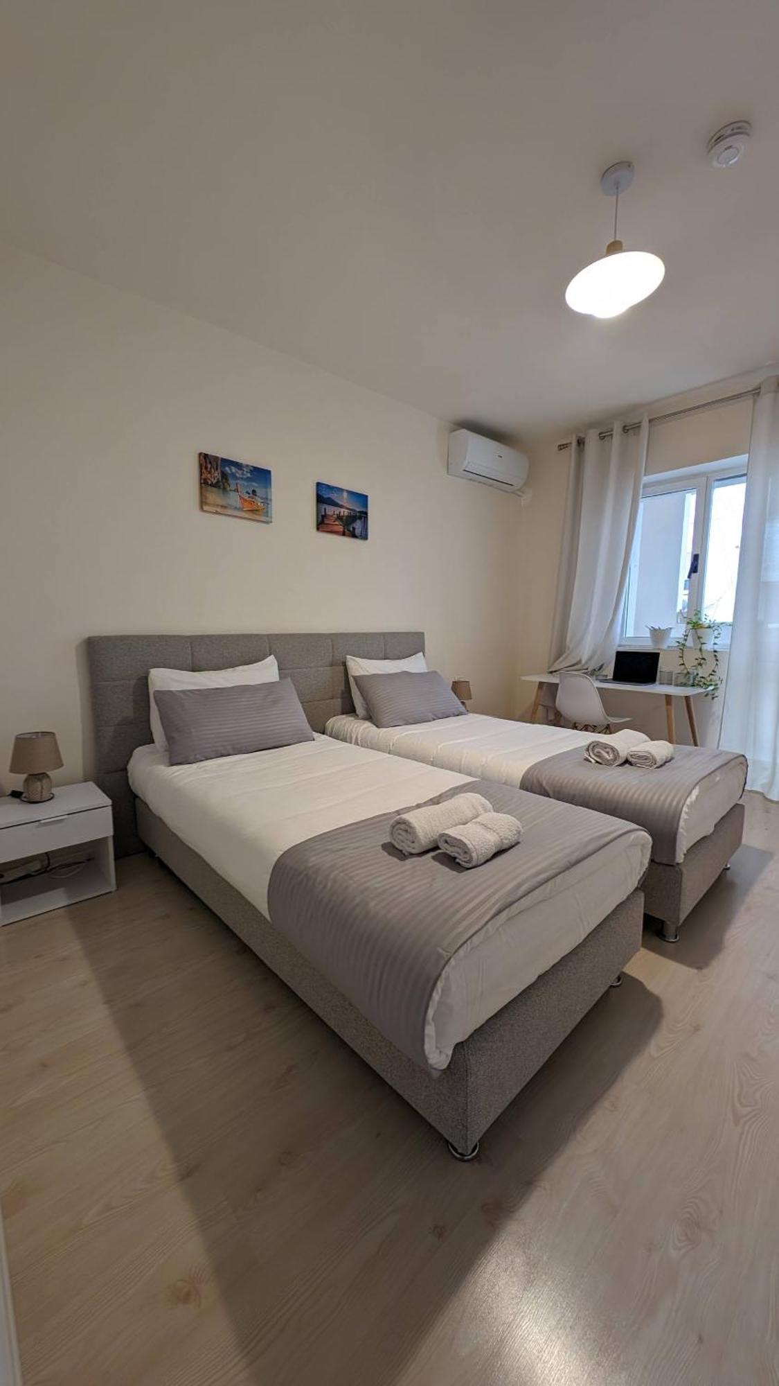 Modern Cozy Apartment 10 Min Walk To Skanderbeg Square Тирана Екстериор снимка