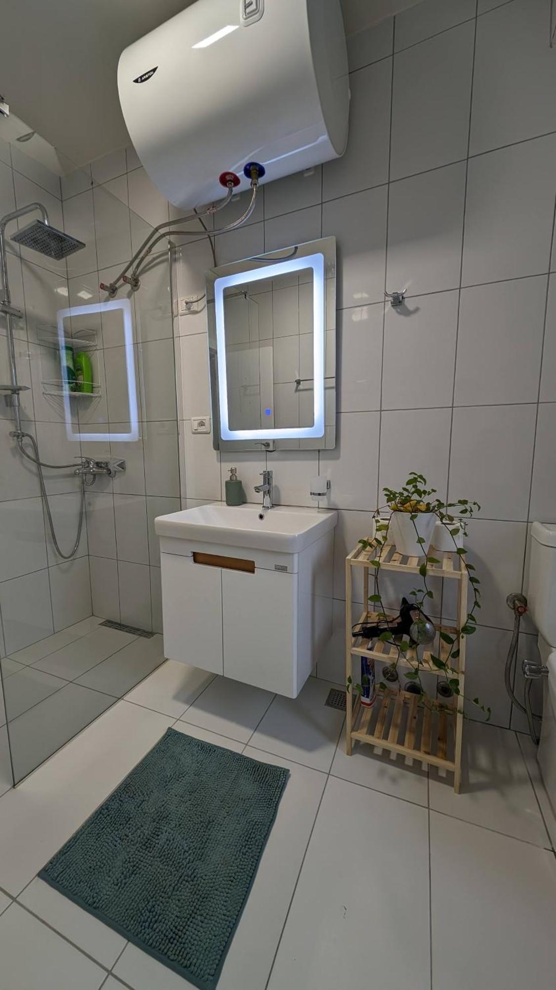Modern Cozy Apartment 10 Min Walk To Skanderbeg Square Тирана Екстериор снимка