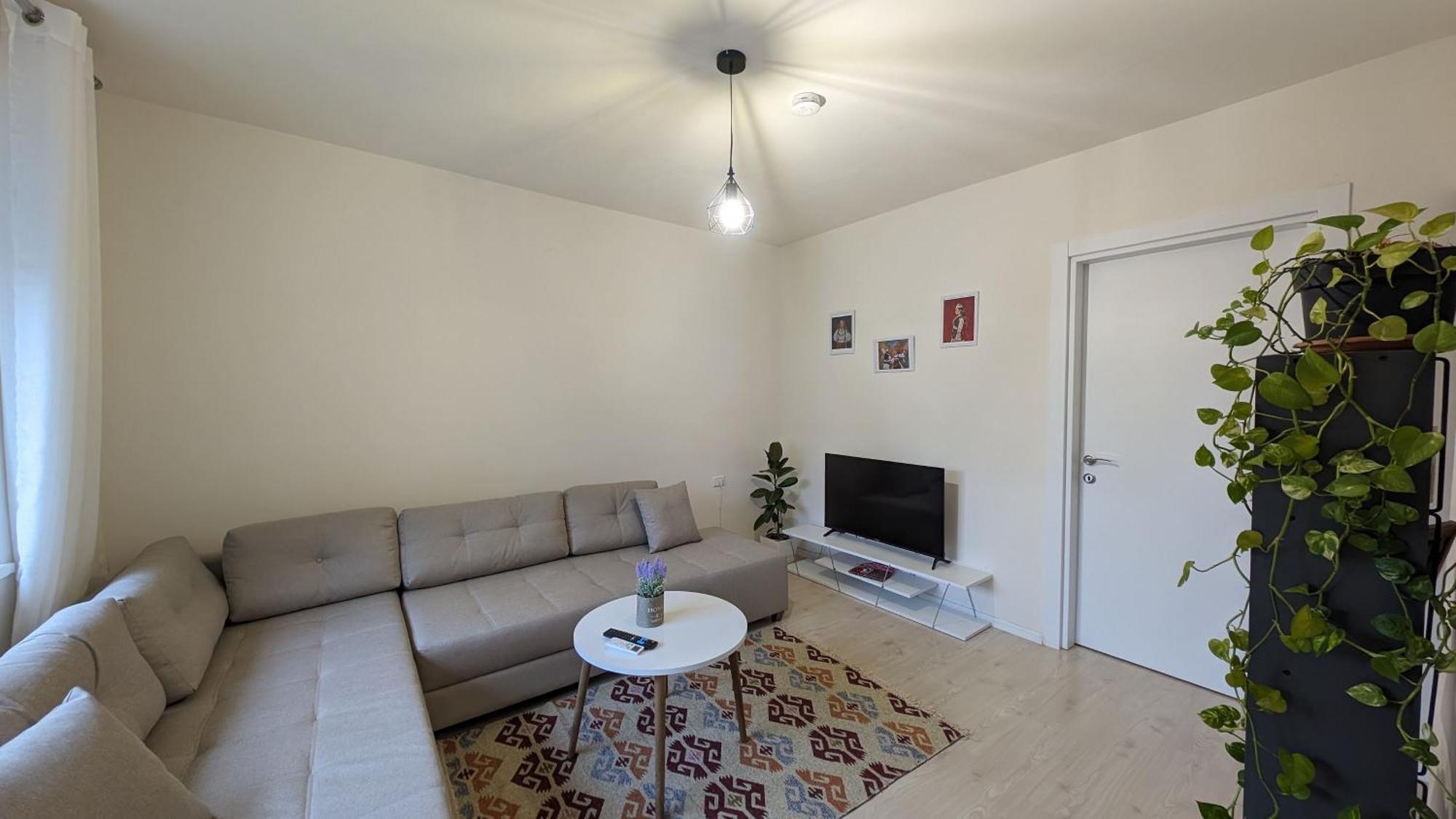 Modern Cozy Apartment 10 Min Walk To Skanderbeg Square Тирана Екстериор снимка